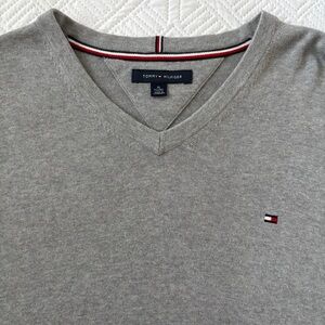 Tommy Hilfiger Men’s 100% Cotton V-Neck Sweater Gray Size XL